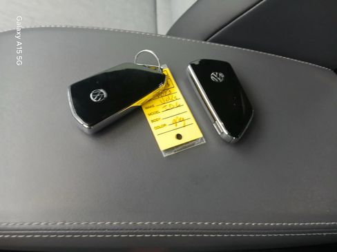 Used 2023 Volkswagen ID.4 Pro RWD image 9