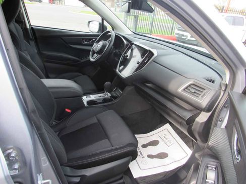 Used 2024 Subaru Ascent Premium w/ Convenience Package image 8