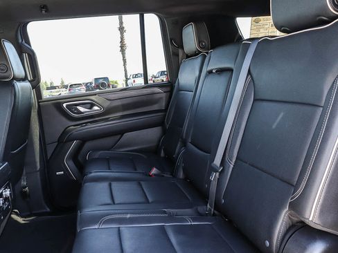 Used 2024 GMC Yukon XL SLT image 19