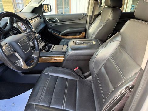 Used 2015 GMC Yukon Denali w/ Premium Package image 17