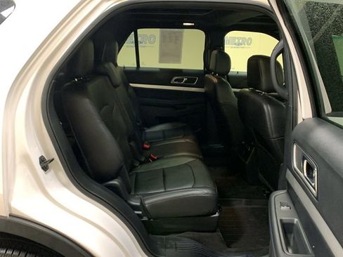 Certified 2017 Ford Explorer XLT w/ Equipment Group 202A image 14