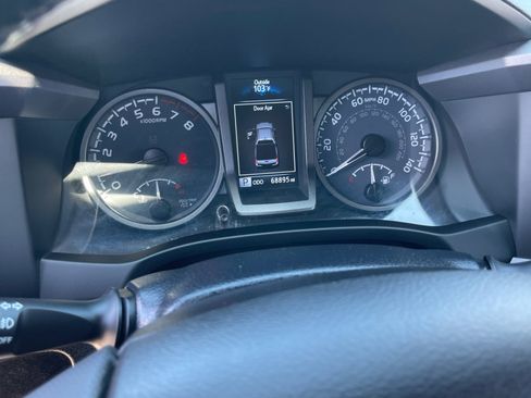 Used 2023 Toyota Tacoma TRD Sport AWD/4WD image 10