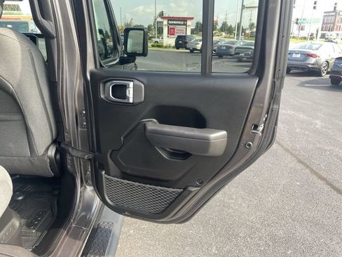 Used 2024 Jeep Wrangler Unlimited w/ Convenience Group AWD/4WD image 36