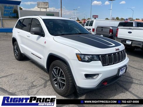 Used 2017 Jeep Grand Cherokee Trailhawk image 8