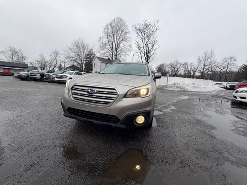 Used 2015 Subaru Outback 2.5i Premium image 2