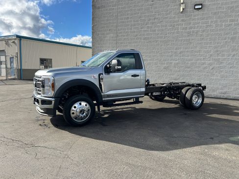 New 2026 Ford F550 4x4 Regular Cab Super Duty w/ XLT Value Package image 4