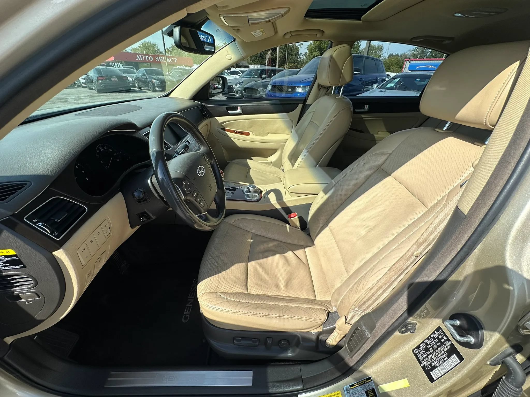 Used 2012 Hyundai Genesis 3.8 w/ Premium Pkg RWD image 10