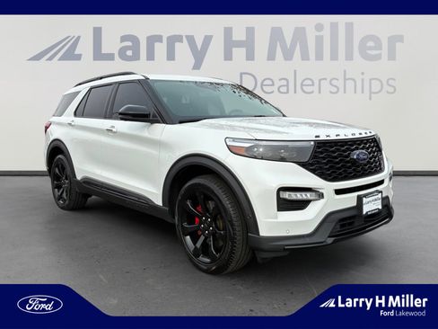 Used 2020 Ford Explorer ST w/ ST Street Pack image 7