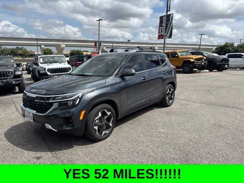 Used 2026 Kia Seltos EX FWD image 3