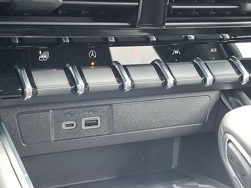 New 2025 GMC Canyon AT4 w/ Nightfall Edition image 42