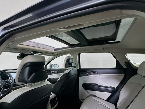 Used 2025 Kia Sportage EX w/ Premium Package image 27