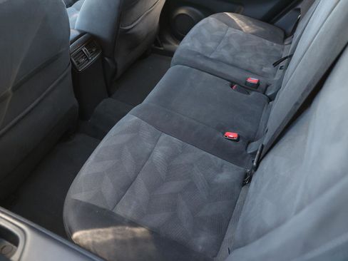 Used 2016 Nissan Rogue SV image 10