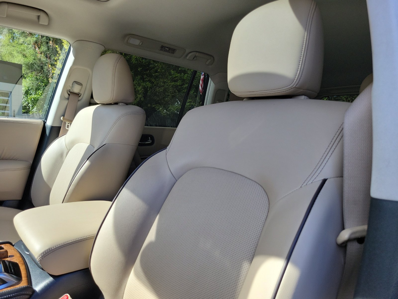 Used 2023 Nissan Armada SL w/ Captain's Chairs Package AWD/4WD image 12