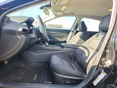 Certified 2023 Nissan Altima 2.5 SV FWD image 13