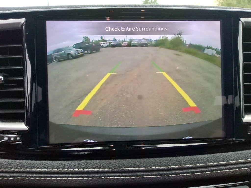 Used 2024 Chrysler Pacifica Limited FWD image 16