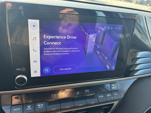 Used 2025 Toyota Camry LE image 28