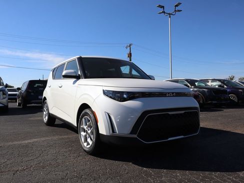 New 2025 Kia Soul S image 1
