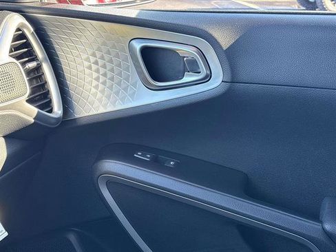 Used 2023 Kia Soul LX image 28