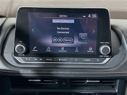 Used 2023 Nissan Rogue SV image 15