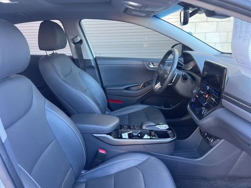 Used 2020 Hyundai Ioniq Limited image 17