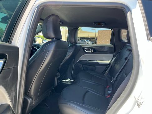 Used 2025 Jeep Compass Limited AWD/4WD image 16