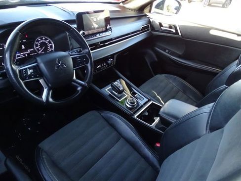 Used 2022 Mitsubishi Outlander SEL Black Edition image 9