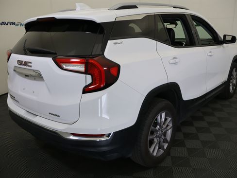 Used 2024 GMC Terrain SLT image 6