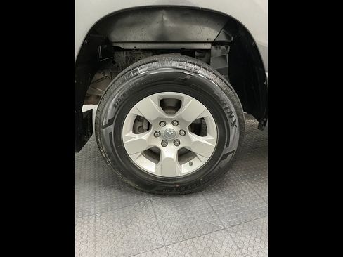 Used 2022 RAM 1500 Big Horn AWD/4WD image 40