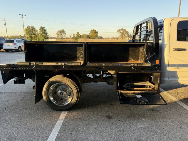 Used 2024 RAM 5500 Tradesman w/ Chrome Appearance Group AWD/4WD image 14