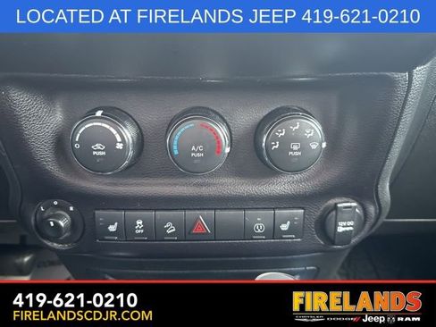 Used 2017 Jeep Wrangler Unlimited Sahara image 27