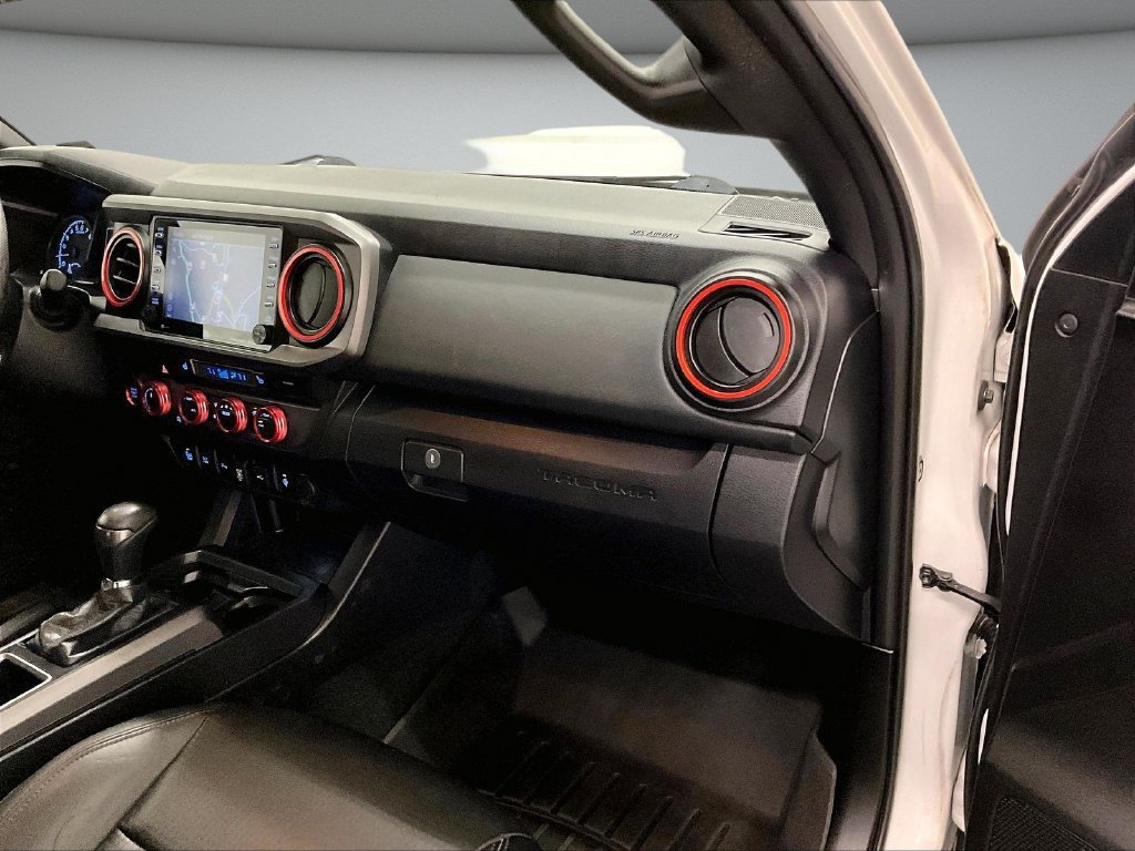Used 2021 Toyota Tacoma TRD Sport w/ TRD Premium Sport Package AWD/4WD image 27