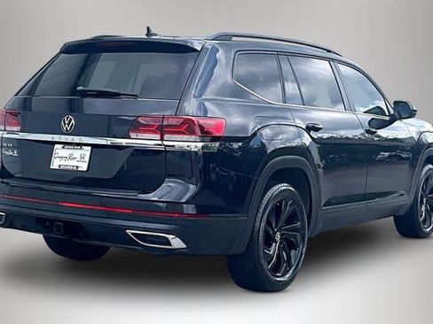 Used 2023 Volkswagen Atlas SE w/ Black Wheel Package FWD image 5