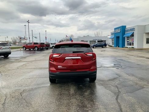 Used 2024 GMC Terrain SLE w/ Driver Convenience Package image 8