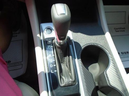 Used 2025 Nissan Altima 2.5 SV FWD image 13