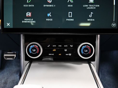 Used 2023 Land Rover Range Rover LWB SV Autobiography image 31