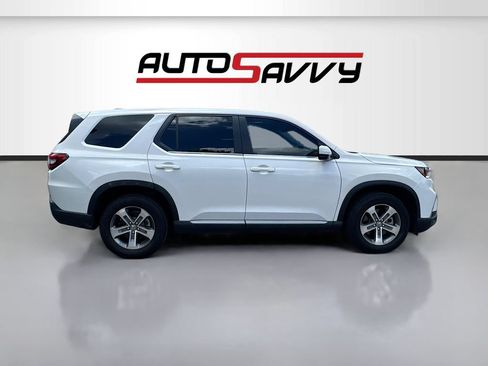 Used 2025 Honda Pilot EX-L image 8