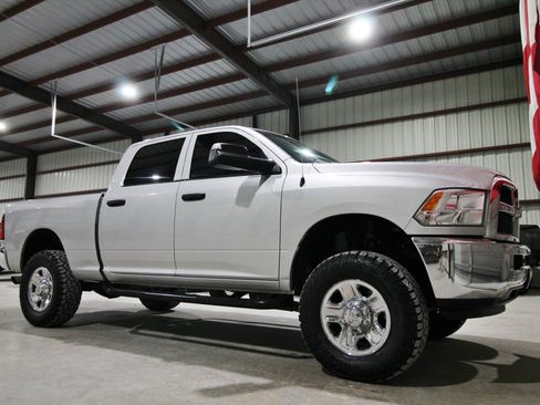 Used 2017 RAM 2500 Tradesman w/ Chrome Appearance Group AWD/4WD image 13