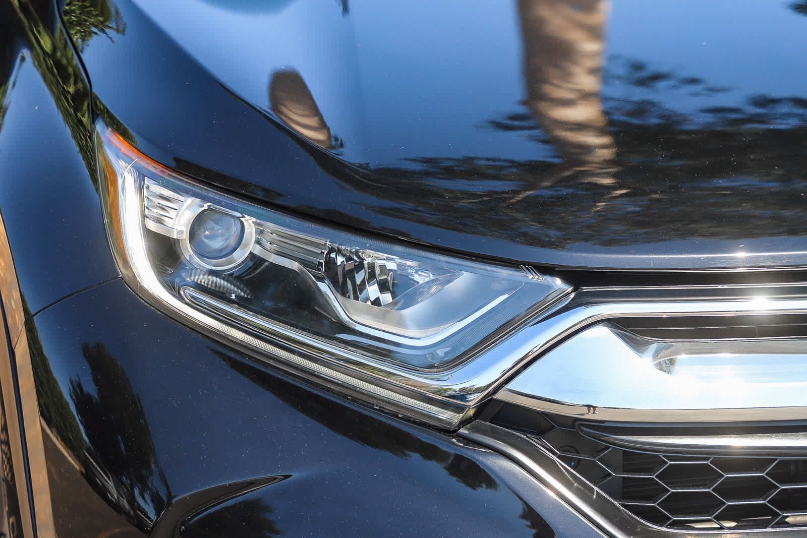 Used 2018 Honda CR-V EX image 4