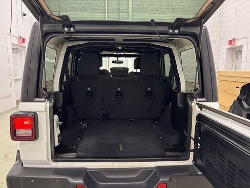 Used 2019 Jeep Wrangler Unlimited Sahara w/ Cold Weather Group image 29