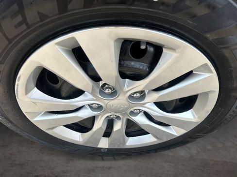Used 2020 Kia Soul LX FWD image 17