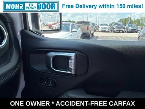 Used 2024 Jeep Wrangler High Altitude AWD/4WD image 31