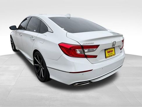 Used 2018 Honda Accord Touring image 8