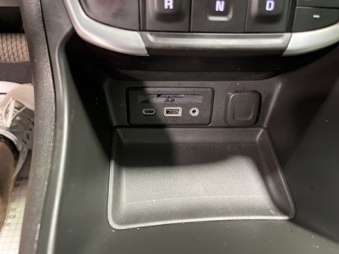 Used 2022 GMC Terrain SLT FWD image 33