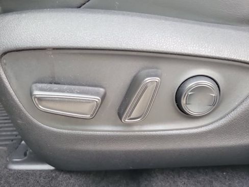 Used 2024 Toyota RAV4 XSE AWD/4WD image 19