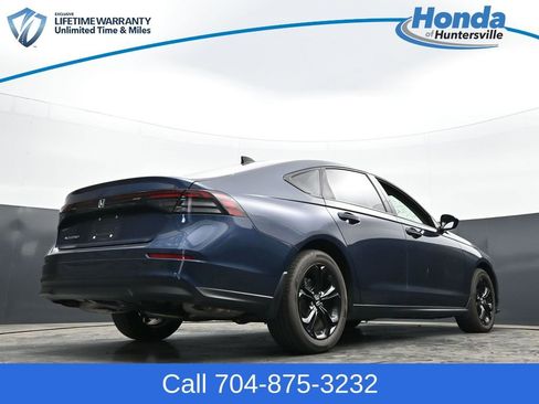 Certified 2025 Honda Accord SE image 29