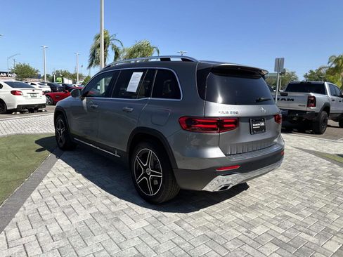 Used 2026 Mercedes-Benz GLB 250 4MATIC image 4