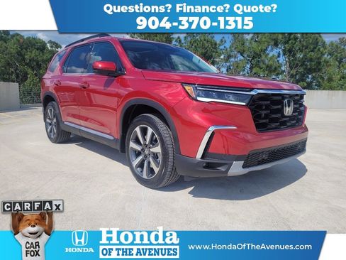 Certified 2025 Honda Pilot Touring image 1