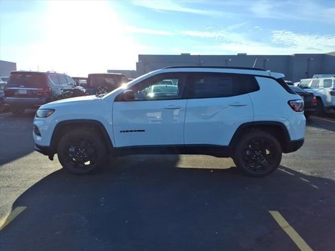 New 2026 Jeep Compass Latitude image 3