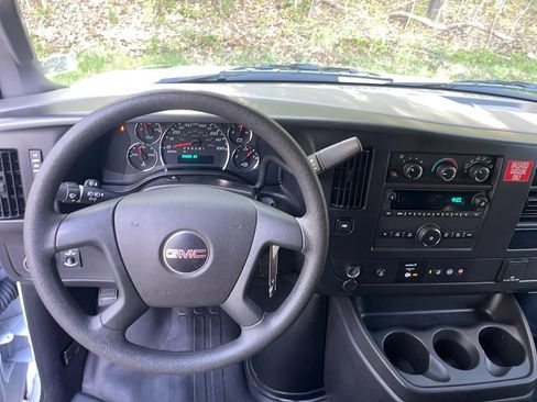 Used 2025 GMC Savana 3500 Extended RWD image 23