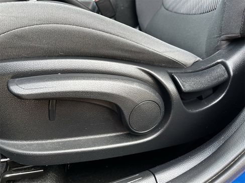 Used 2023 Kia Seltos LX image 23